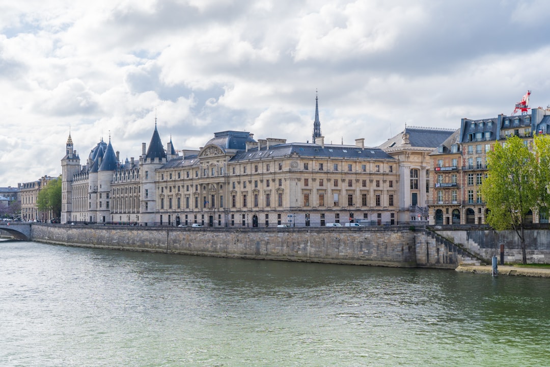 Paris Travel Guide: The City in Four Arrondissements
